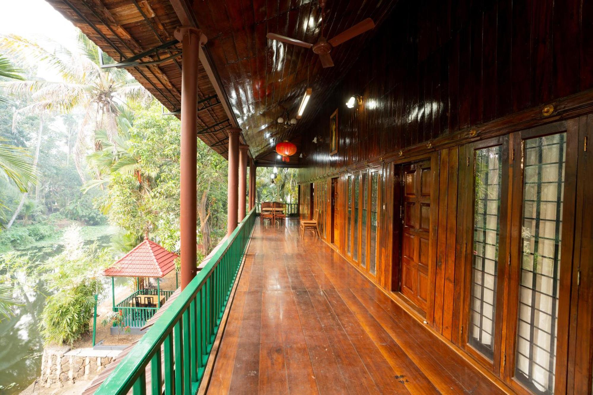 Garggi Backwater Retreat Hotel Kottajam Kültér fotó
